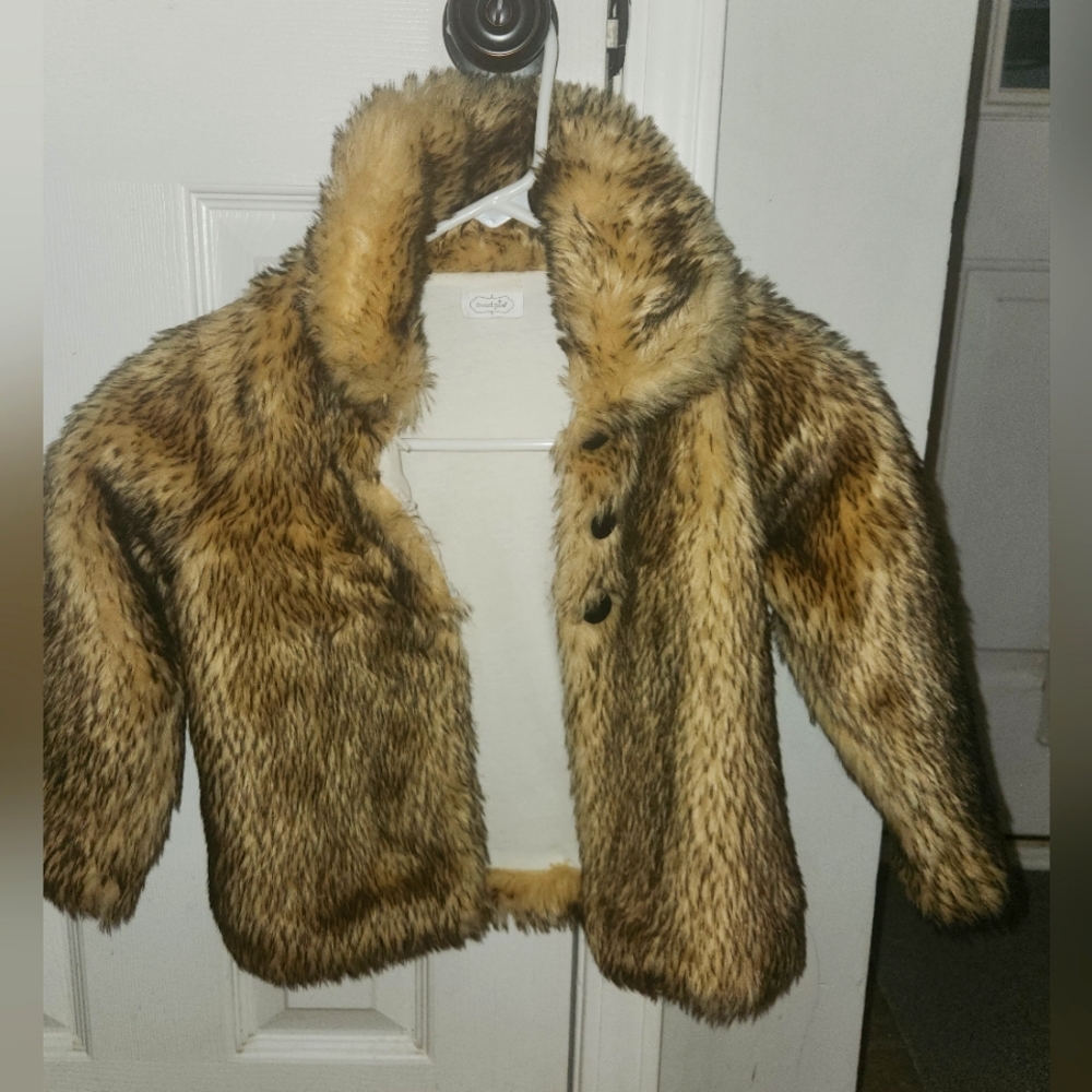 Girls Mudpie faux fur winter coat size 3T